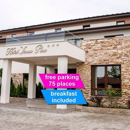 Hotel Yarus Plus Ploieşti Buitenkant foto