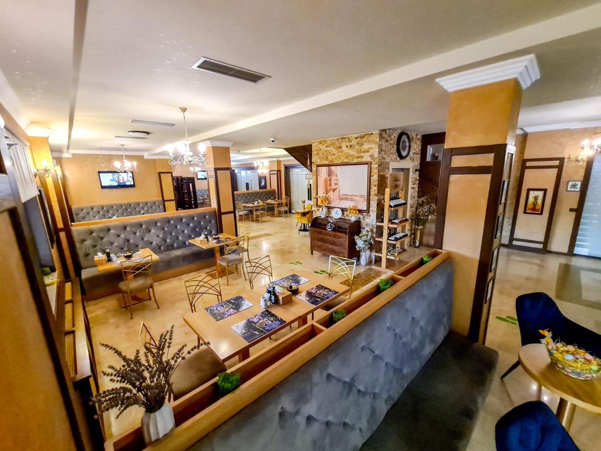 Hotel Yarus Plus Ploieşti Buitenkant foto