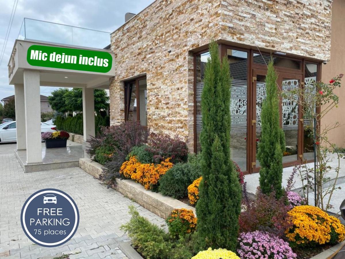 Hotel Yarus Plus Ploieşti Buitenkant foto