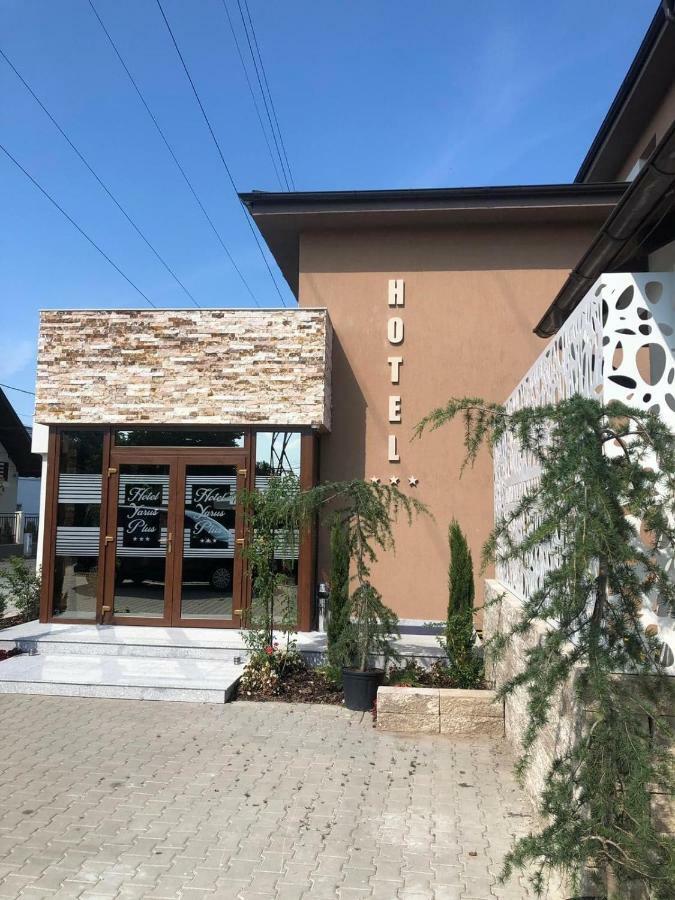 Hotel Yarus Plus Ploieşti Buitenkant foto